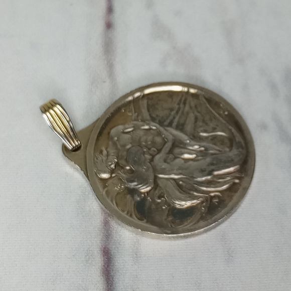 HM 1976 Valentine's Day Medallion Pendant - Picture 8 of 11